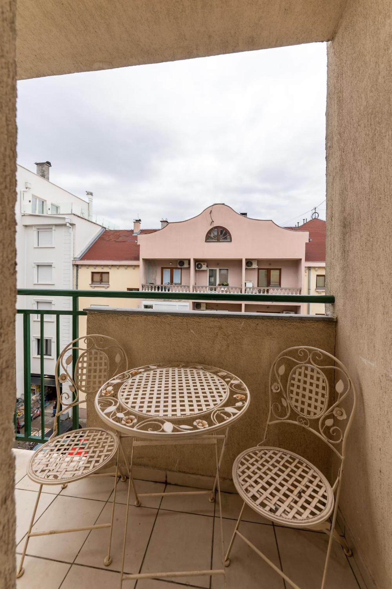 White House Ns Appartement Novi Sad Buitenkant foto